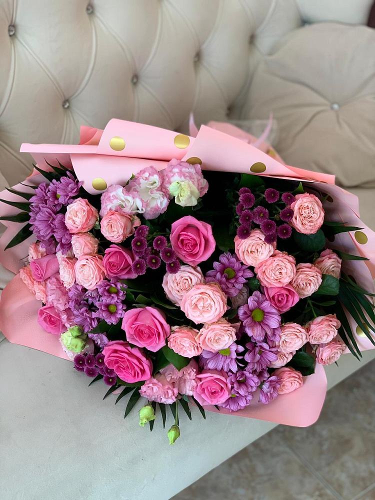 Букет цветов из: Хризантемы, Розы и Лизиантусы в Зеленоградский Пушкинского района