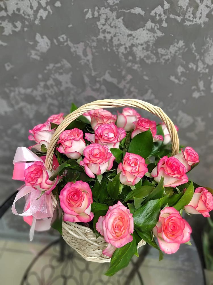 Цветочная композиция из Розы в корзине в Зеленоградский Пушкинского района
