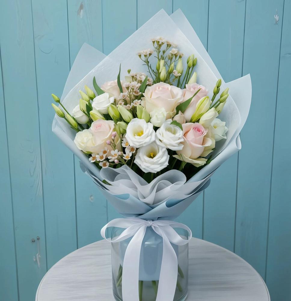 Букет цветов из: Розы и Лизиантусы в Зеленоградский Пушкинского района