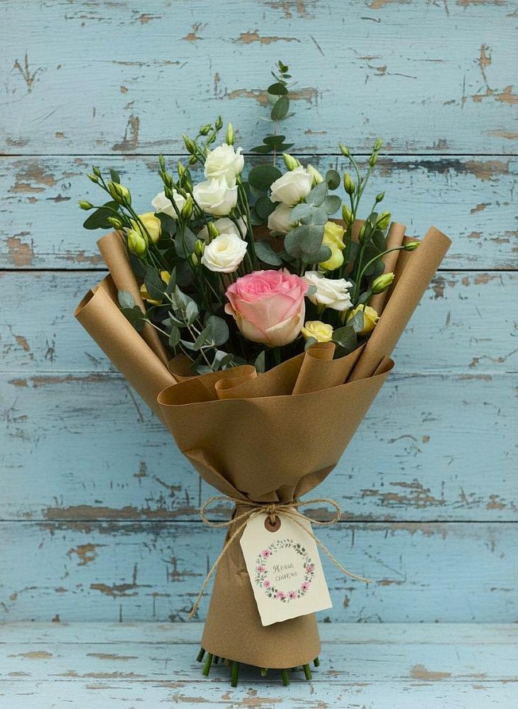 Букет цветов из: Розы и Лизиантусы в Зеленоградский Пушкинского района