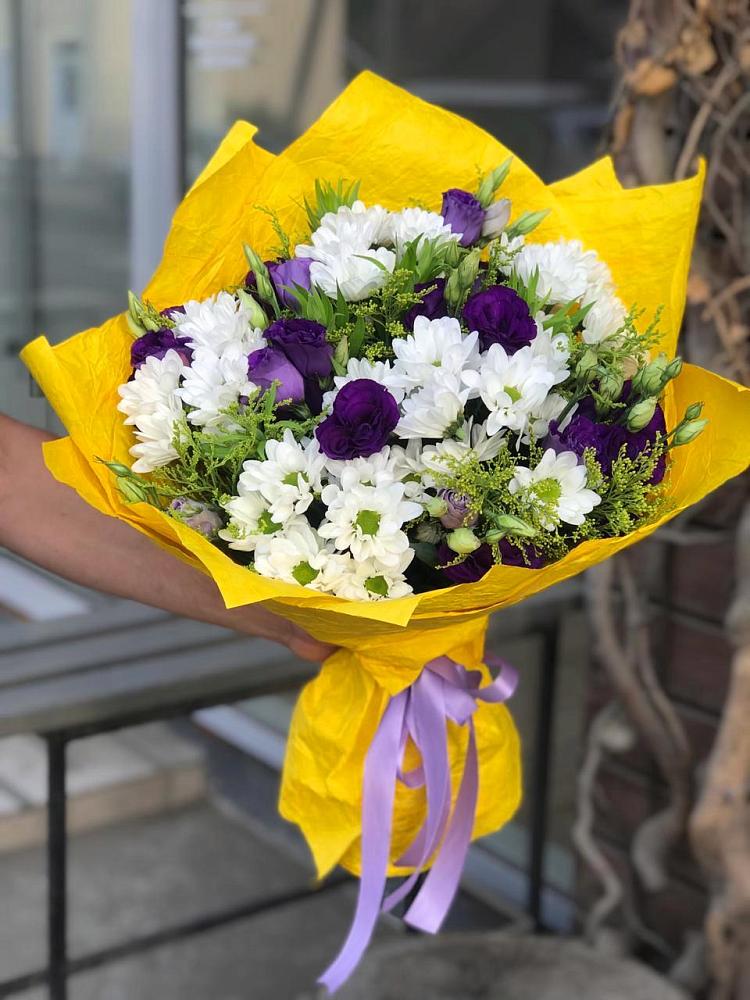 Букет цветов из: Ирисы, Хризантемы и Ромашки в Зеленоградский Пушкинского района