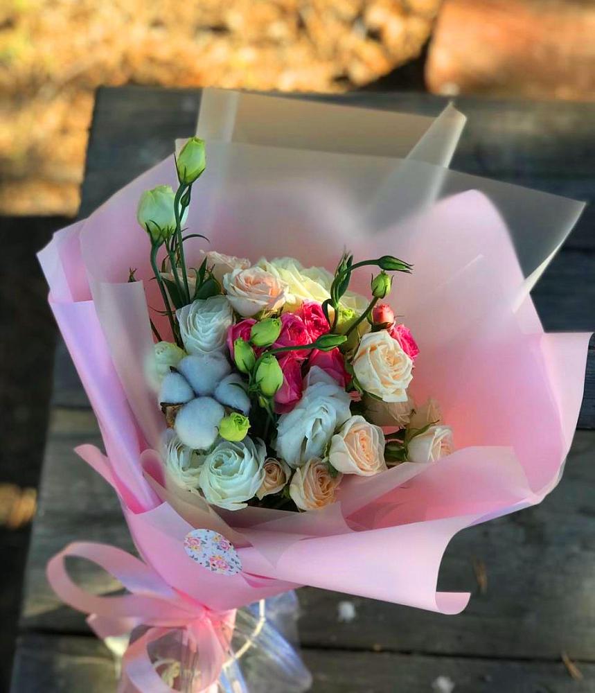 Букет цветов из: Розы и Лизиантусы в Зеленоградский Пушкинского района