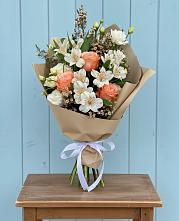 Букет цветов из:  Альстромерии, Лизиантусы, Розы и Хризантемы в Зеленоградский Пушкинского района