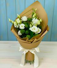 Букет цветов из:  Хризантемы и Лизиантусы в Зеленоградский Пушкинского района