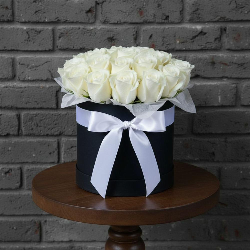 Цветочная композиция из Розы в шляпной коробке в Зеленоградский Пушкинского района