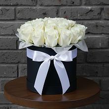 Цветочная композиция из Розы в шляпной коробке в Зеленоградский Пушкинского района