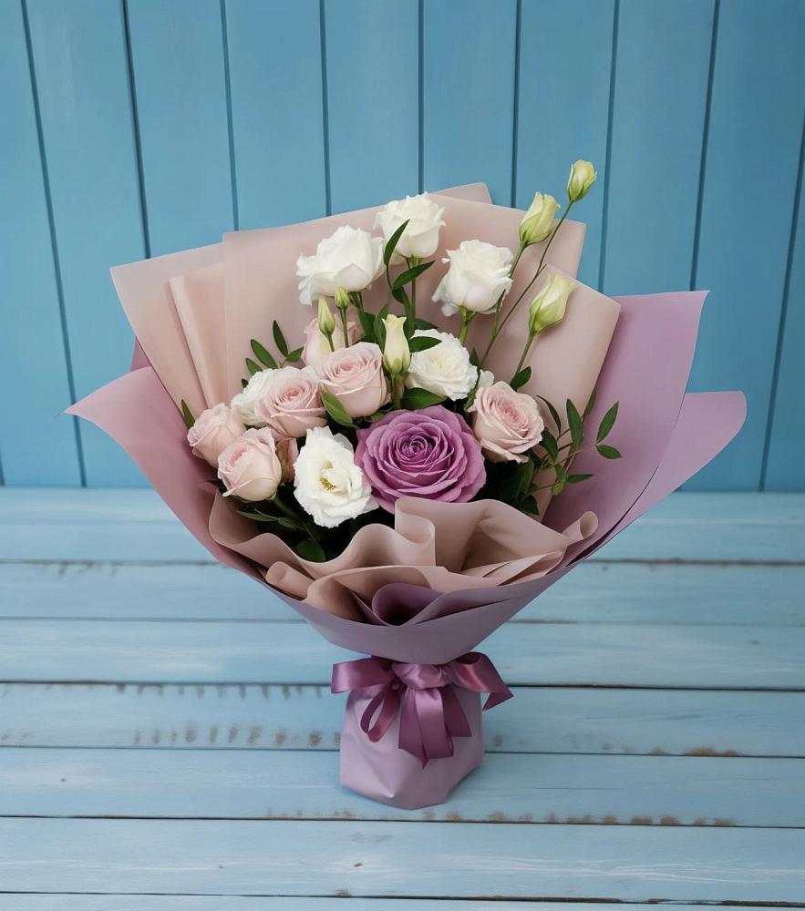 Букет цветов из: Розы и Лизиантусы в Зеленоградский Пушкинского района